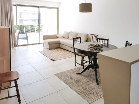 Apartamento T2 para Arrendamento Anual na Praia da Rocha, Portimão - Photo 5