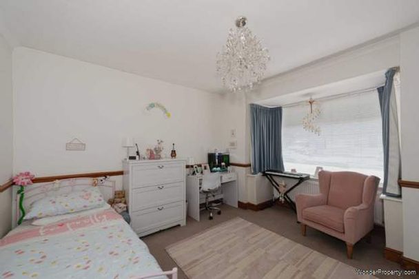 2 bedroom property to rent in Epsom - Photo 1