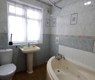 4 bedroom property to rent in London - Photo 4