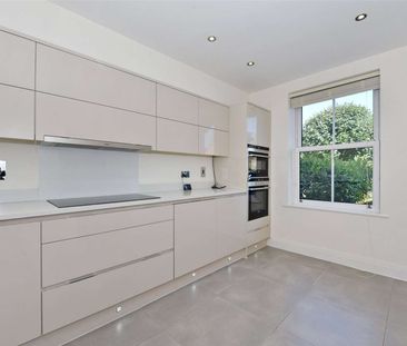 Superb townhouse in sought after gated location with off-street par... - Photo 5