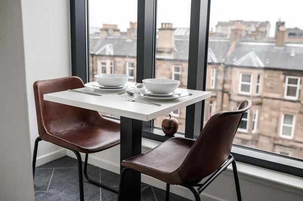 1 bedroom in a flat share to rent - Photo 1