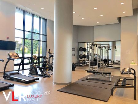 Condo in Burnaby, BC - Photo 4