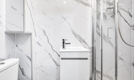 West Cromwell Road, SW5 - Photo 2