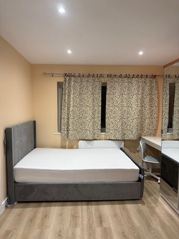 Room in a Shared House, Starling Close, NG2 - Photo 5