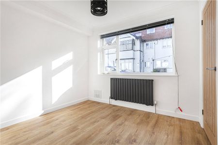 York Road, Woking, Surrey, GU22 7XR - Photo 3