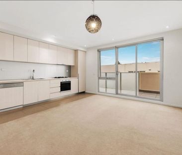 2 BEDROOM APARTMENT BEHIND WESTFIELD SHOPPING CENTRE - Photo 2