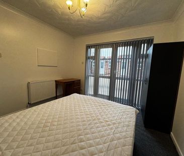 House share to rent - Photo 3