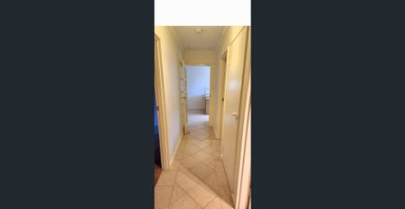 Very neat 3 x1 Duplex in excellent location - Photo 3