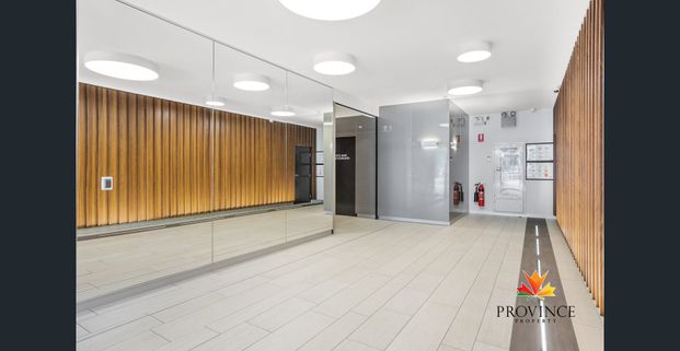 A Thoughtfully modern Apartment with Powerhouse Views! | Unfurnished 2 Bedroom/1 Bathroom Apartment at 9 Tully - Photo 1