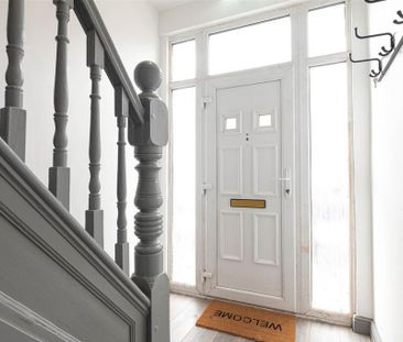 1 bedroom in a house share to rent - Photo 3