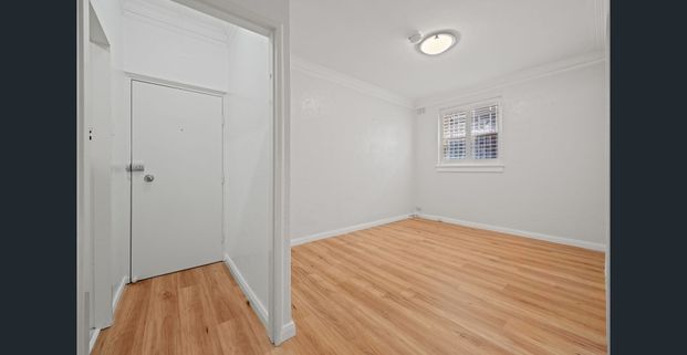 CHIC RENOVATED 1-BEDROOM ART DECO GEM - Photo 1