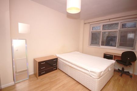 3 bedroom maisonette to rent - Photo 2