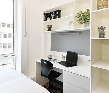 1 bedroom in a flat share to rent - Photo 2