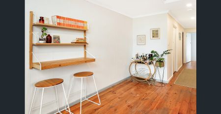 Great home close to all facilities - SMALL PET NEG. - Photo 2