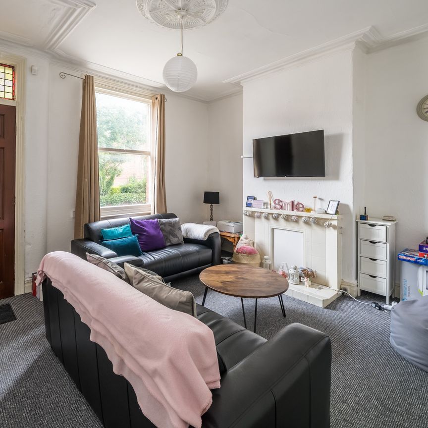 3 Claremont Avenue, LS3 1AT, Leeds - Photo 1