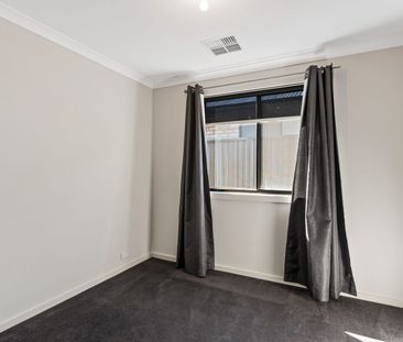 Cute near new family home - Photo 5