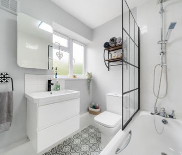 2 bedroom semi-detached house to rent - Photo 2