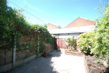 2 bedroom House To Let - Photo 3