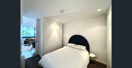 Stylish 1-Bedroom Apartment in Peaceful Southbank Pocket - Photo 5