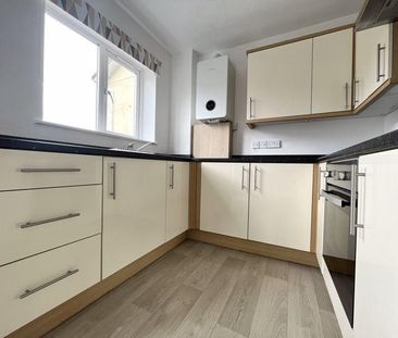 3 bedroom detached house to rent - Photo 2