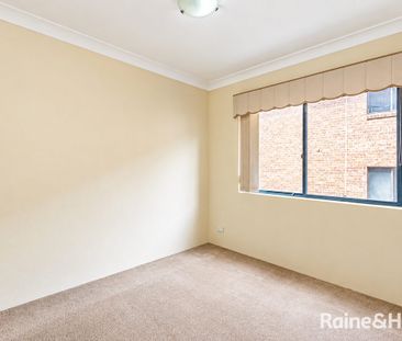 Freshly Updated Two-Bedroom Apartment in Prime Location - Photo 3