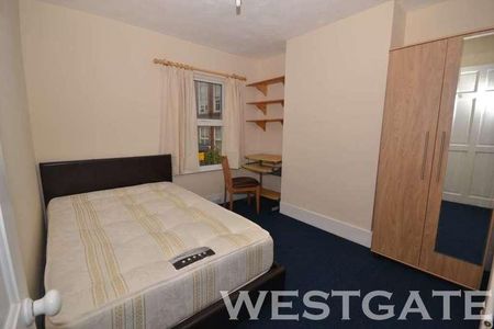 Blenheim Gardens, Reading, RG1 - Photo 2