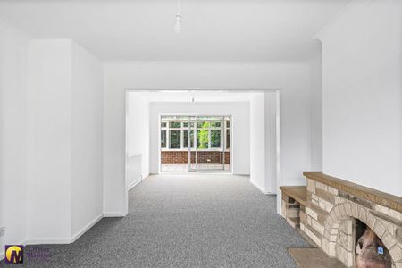 4 bedroom semi-detached house to rent - Photo 5