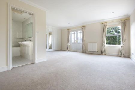 5 bedroom terraced house to rent - Photo 2