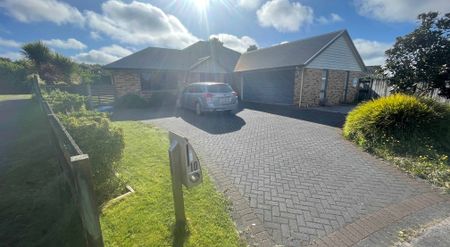 Cambridge East 4 Bedroom - Photo 2