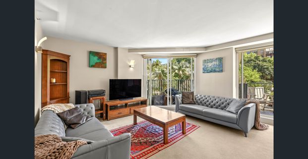 Fully Furnished Apartment in Landmark Gazebo Building - Photo 1
