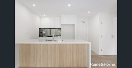 Modern 1 Bedroom Apartment with Large Study with Leafy Surrounds - Photo 4