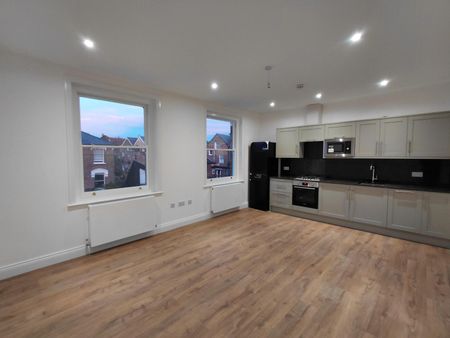 Lancaster Road, London, N4 4PJ - Photo 2