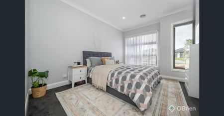 Modern Family Home with Spacious Layout! - Photo 2