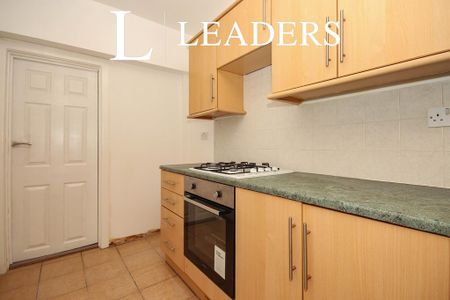 3 bedroom semi-detached house to rent - Photo 5