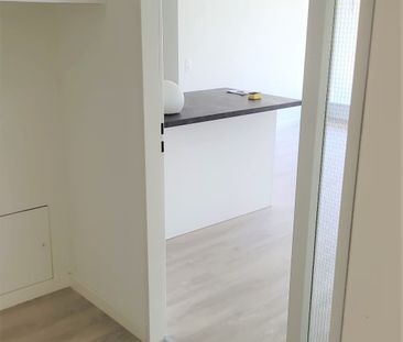 Helle 3.5-Zimmer-Wohnung mit Balkon in Oberwil - Photo 2