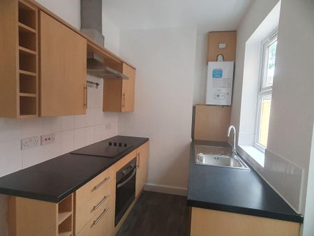 2 bedroom terraced house to rent - Photo 4