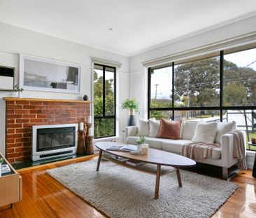 Leafy Serenity with Everything Nearby - Photo 3