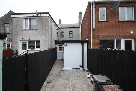 33 Belfast Road, - Photo 2