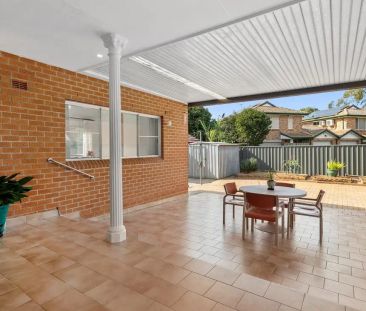 Ultra Neat Three Bedroom Family Home - Photo 5