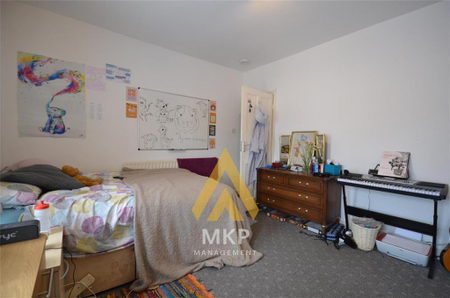 4 bedroom terraced house to rent - Photo 5