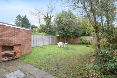 3 bedroom semi-detached house to rent - Photo 5