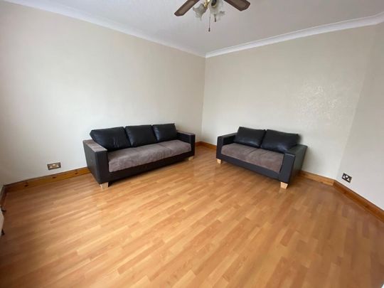 2 bedroom end of terrace house to rent - Photo 1