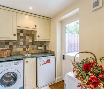 Three double bedroom detached house in the desirable village of Upa... - Photo 5