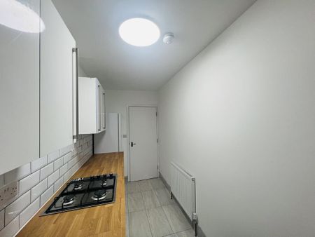 4 bedroom maisonette to rent - Photo 2