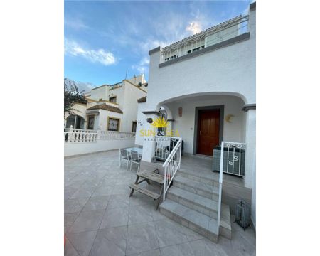 4 BEDROOM SEMI-DETACHED HOUSE - ORIHUELA COSTA - Photo 3