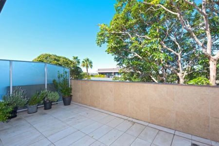 Contemporary Corner Apartment in Boutique Secure Complex - Photo 3