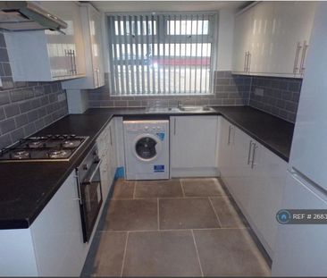 1 bedroom in a house share to rent - Photo 3