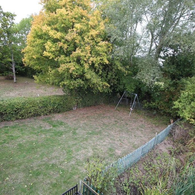 4 bedroom semi-detached house to rent - Photo 1