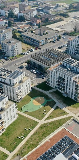 Idéalement situé et moderne - Foto 1