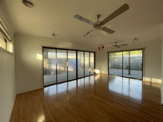 Spacious Family Home ! - Photo 1